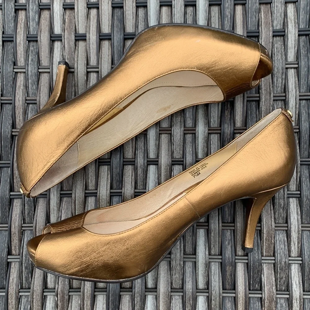 Michael MICHAEL KORS bronze peep toe pumps
